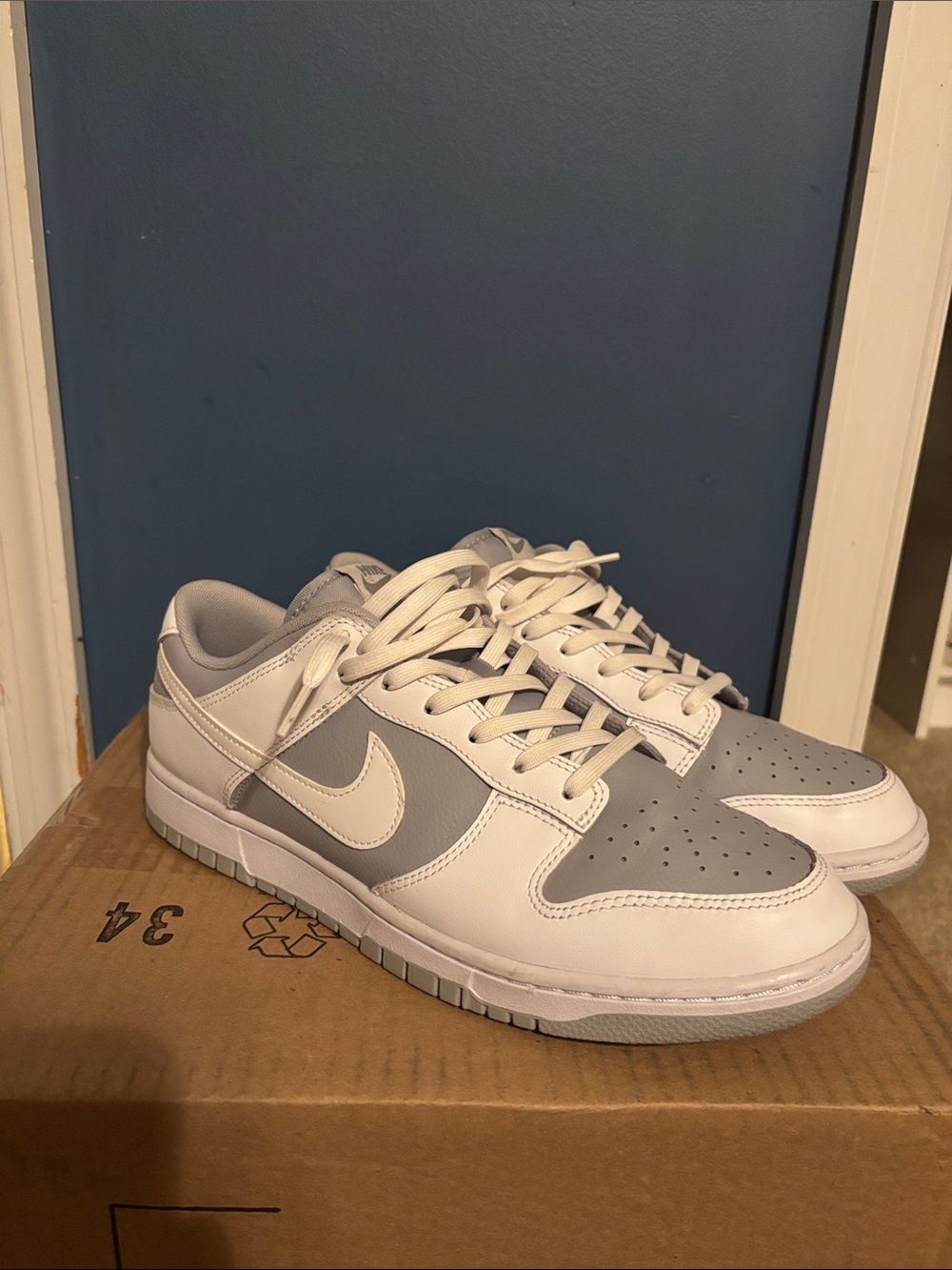 Nike Men’s Low-Top Sneakers - White & Light Gray